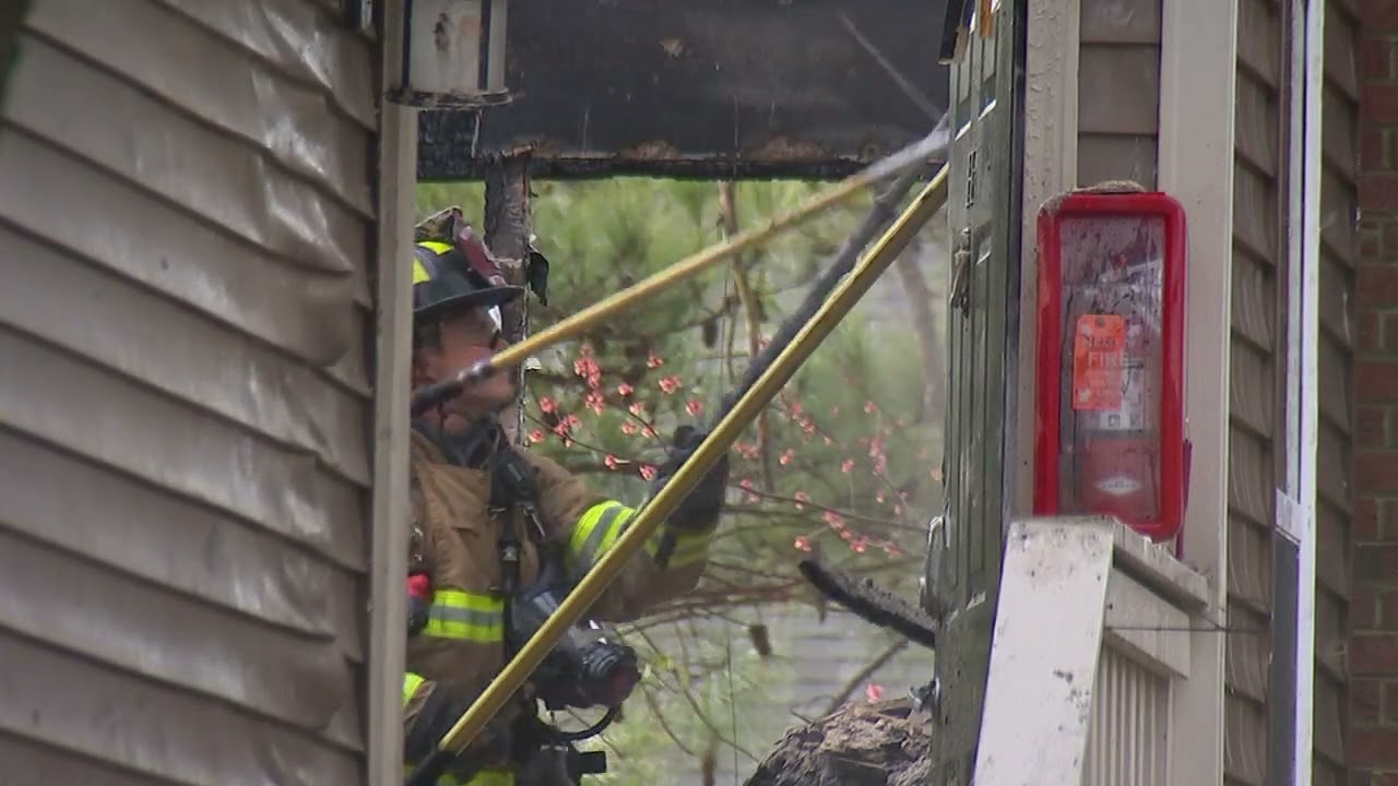 Raleigh, NC Firefighter, Residents Hurt in Apartment Building FIre