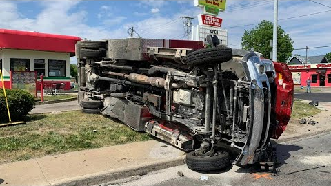 Two OH Paramedics Injured In Ambulance Crash | Firehouse