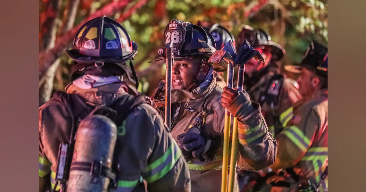 DeKalb County, GA Firefighter Trips, Injures Back at House Fire | Firehouse