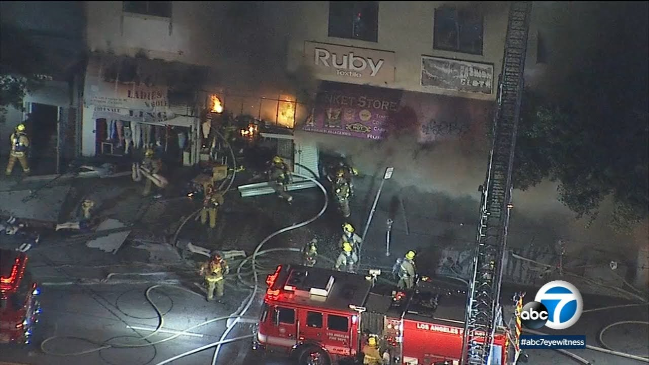 LIVE: Los Angeles Firefighters Battling Commercial Building Fire ...