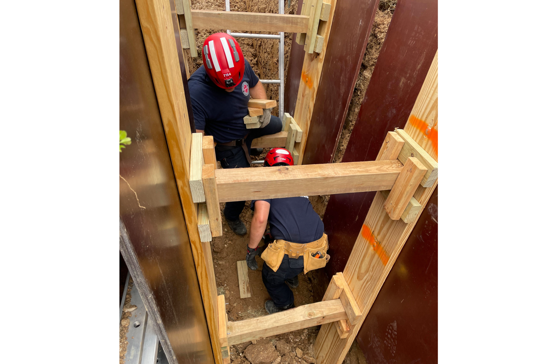 https://img.firehouse.com/files/base/cygnus/fhc/image/2023/10/oct_23_tech_rescue_trench_pic__4__Rock_wood_.64ff4a52cfe8e.6538122355185.png?auto=format%2Ccompress&w=320