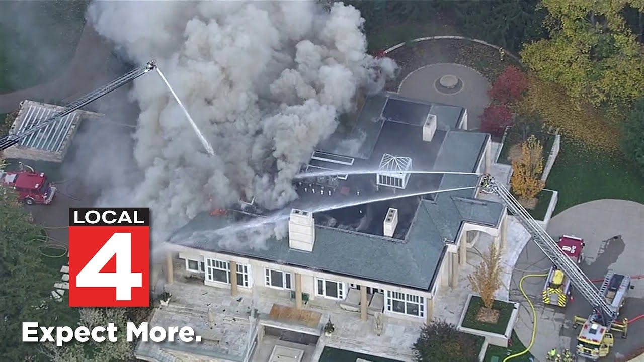 Crews battle fire at large home in Bloomfield Hills