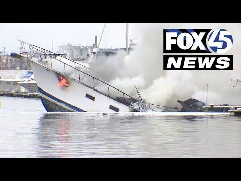 Boat sinks during fire in Baltimore's Inner Harbor