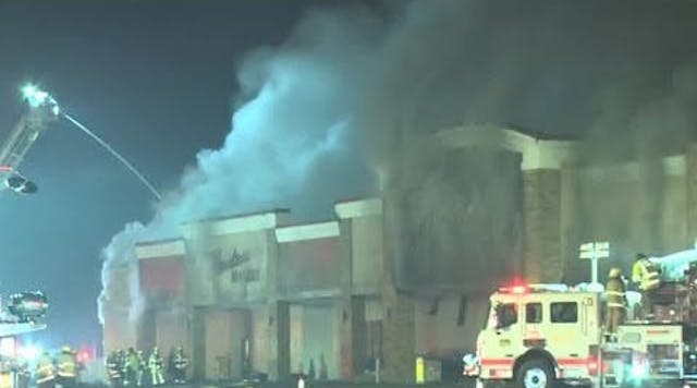 Crews respond to fire at strip mall in Lancaster County