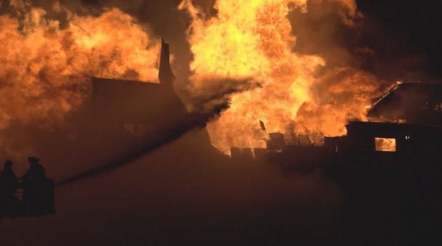 VIDEO | Firefighters battle grain elevator fire in Hawley, Minnesota