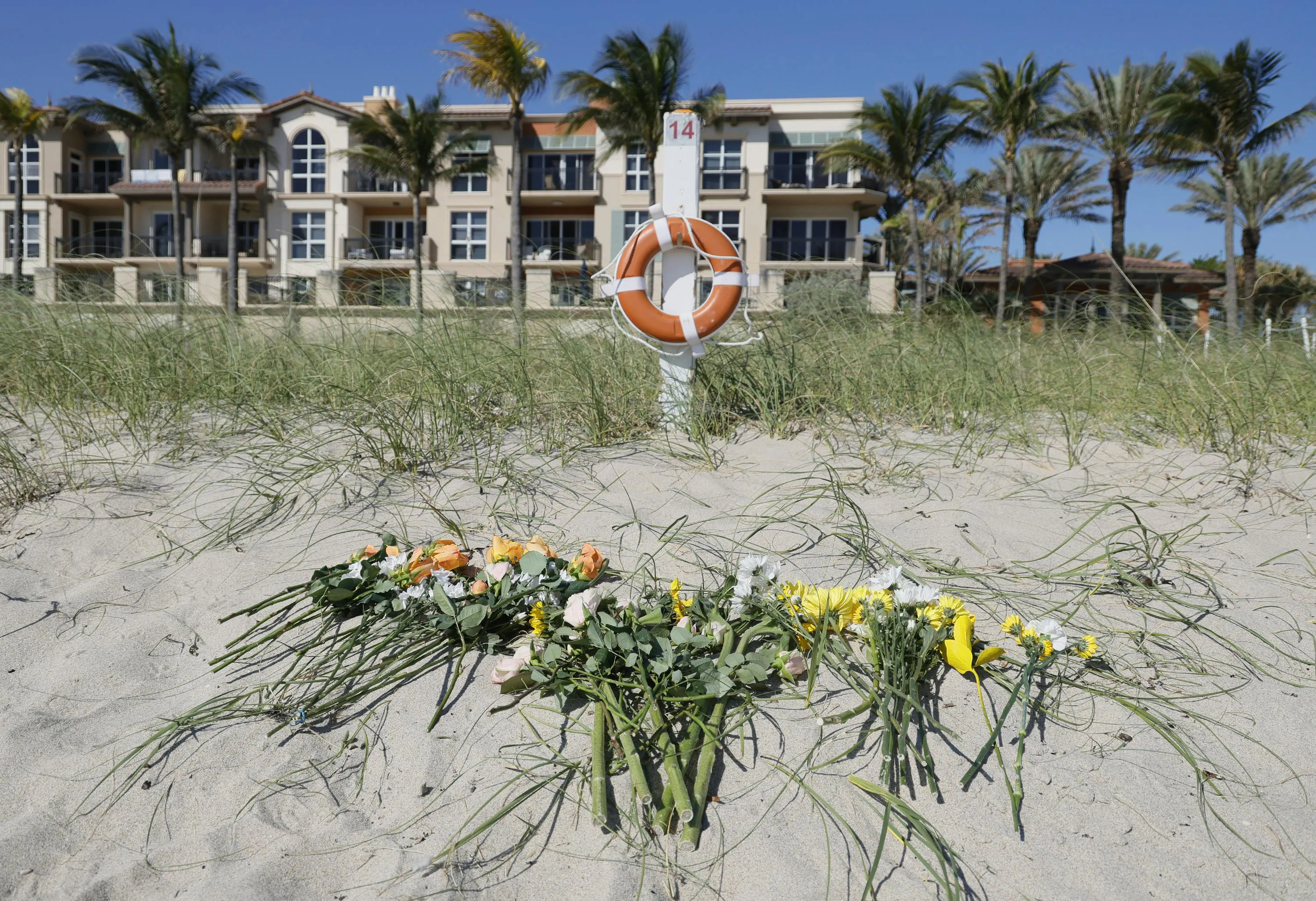 Lauderdale-by-the-Sea, FL, Officials Consider Lifeguards after Girl Dies in Sand Hole - Vimarsana News