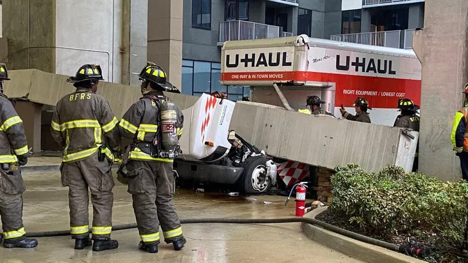 Rescuers Free Driver Trapped by Beam in Birmingham, AL - Vimarsana News