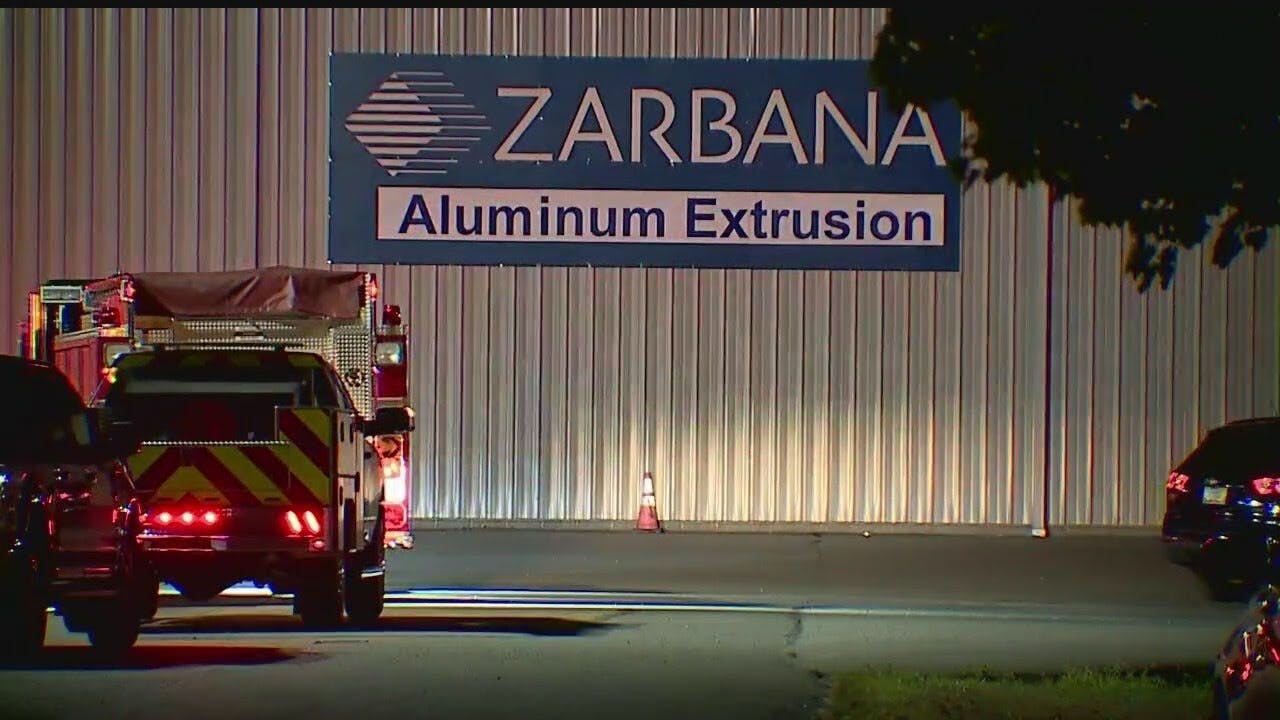 3 people injured in explosion at aluminum plant