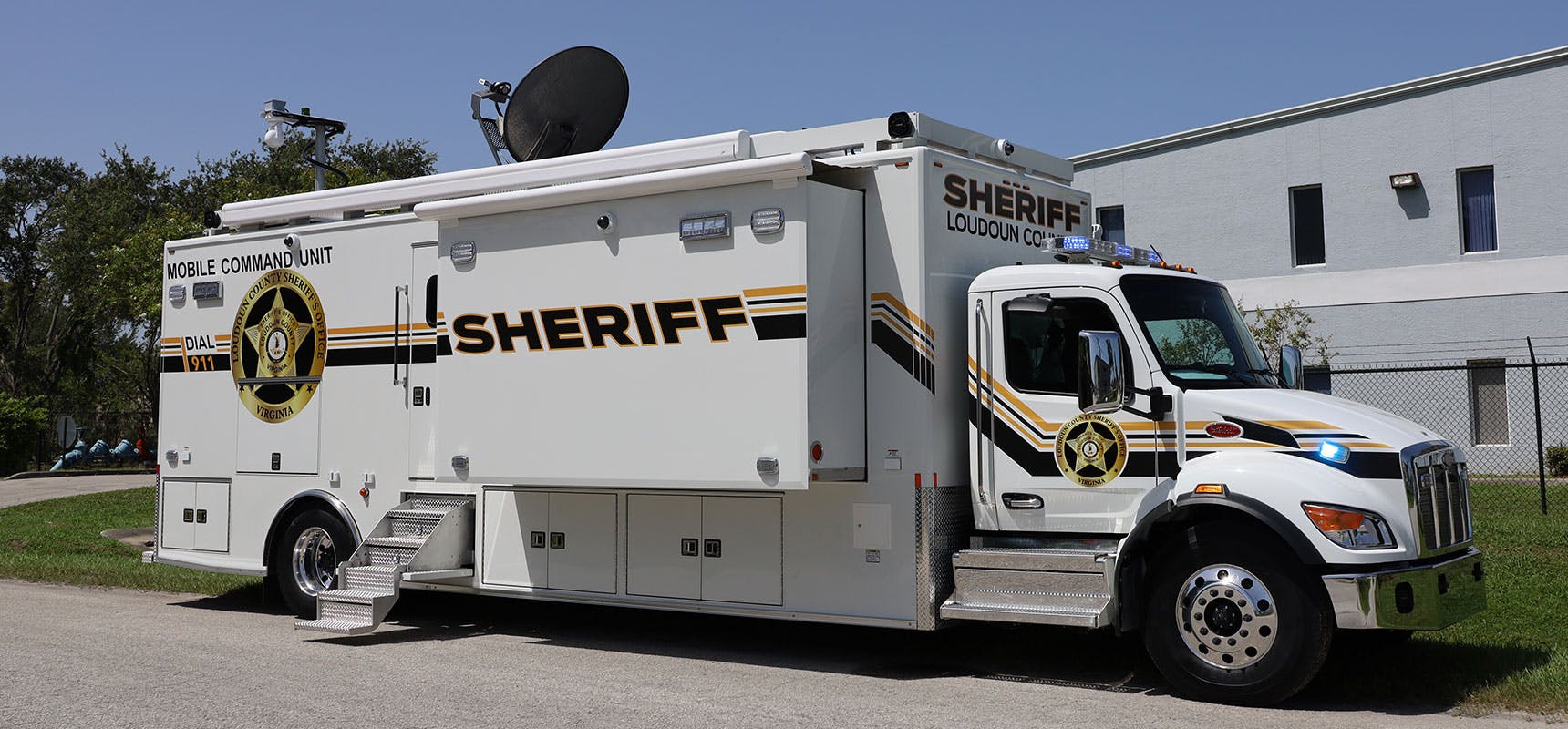 The Loudoun County Sheriff&rsquo;s Office has taken delivery of a state-of-the-art Frontline Communications C-40X-2 mobile command vehicle.