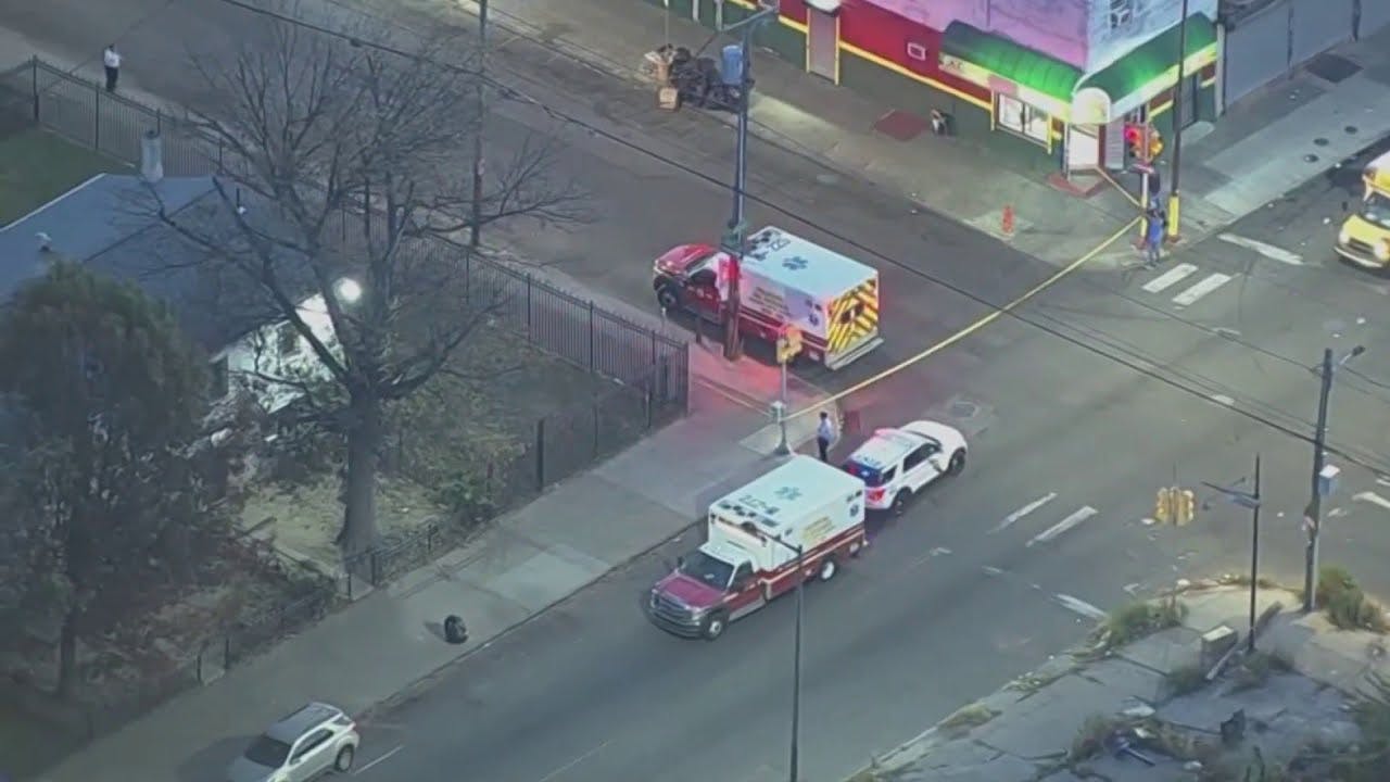 Paramedic expected to recover after being stabbed by patient in ambulance