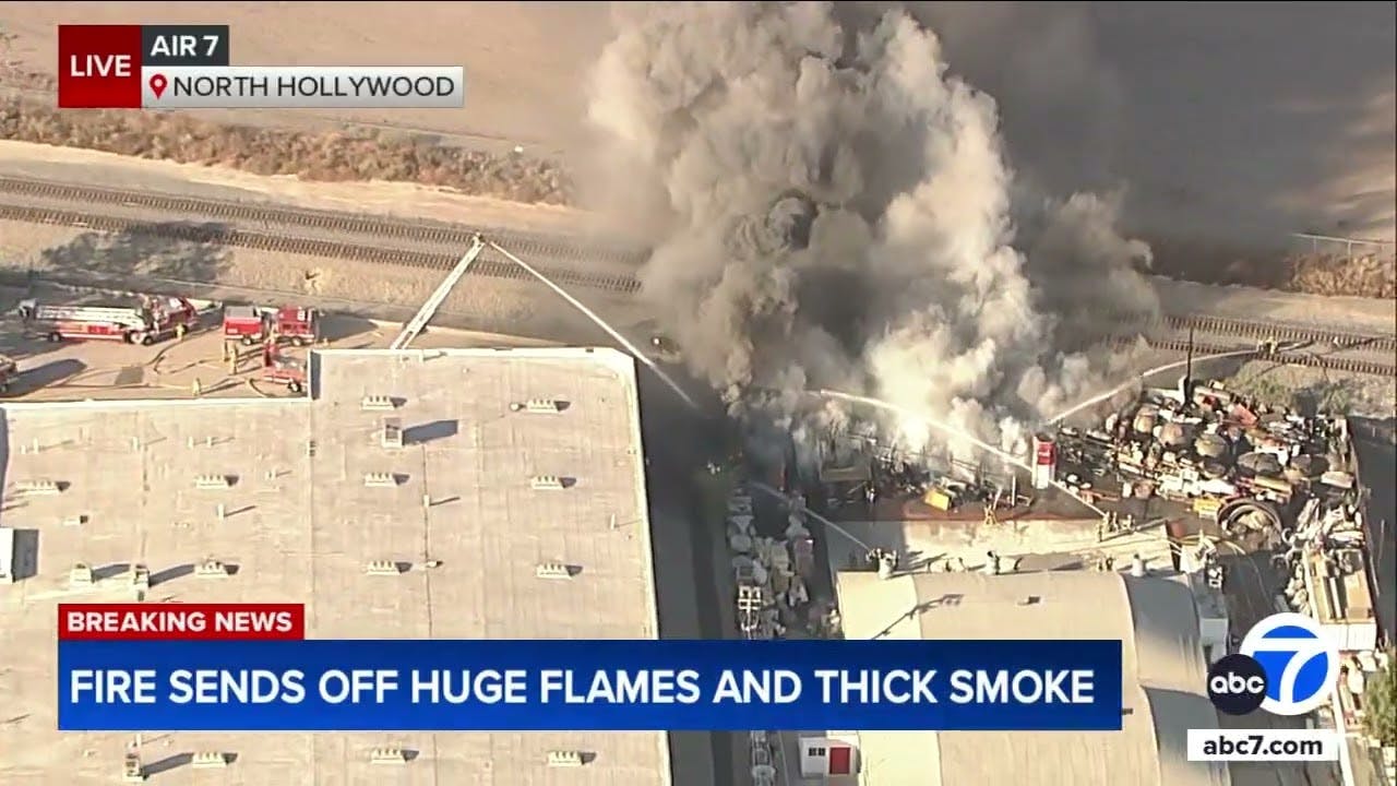 Blaze Battled out at Los Angeles Movie Prop Shop i Firehouse