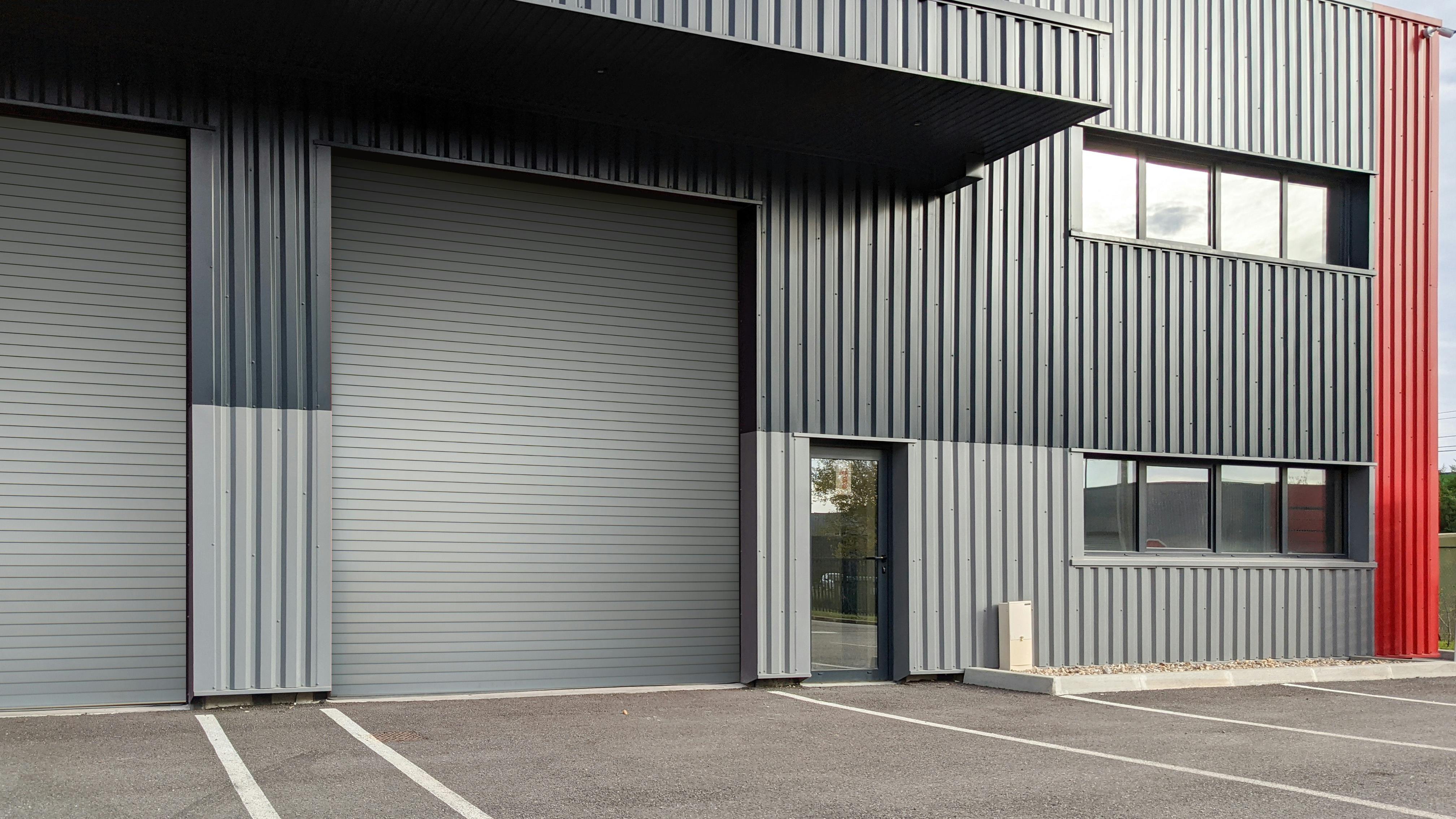 With a U-factor rating of 0.532, the Thermiser Max - Low U Door is the most energy efficient rolling door on the market.