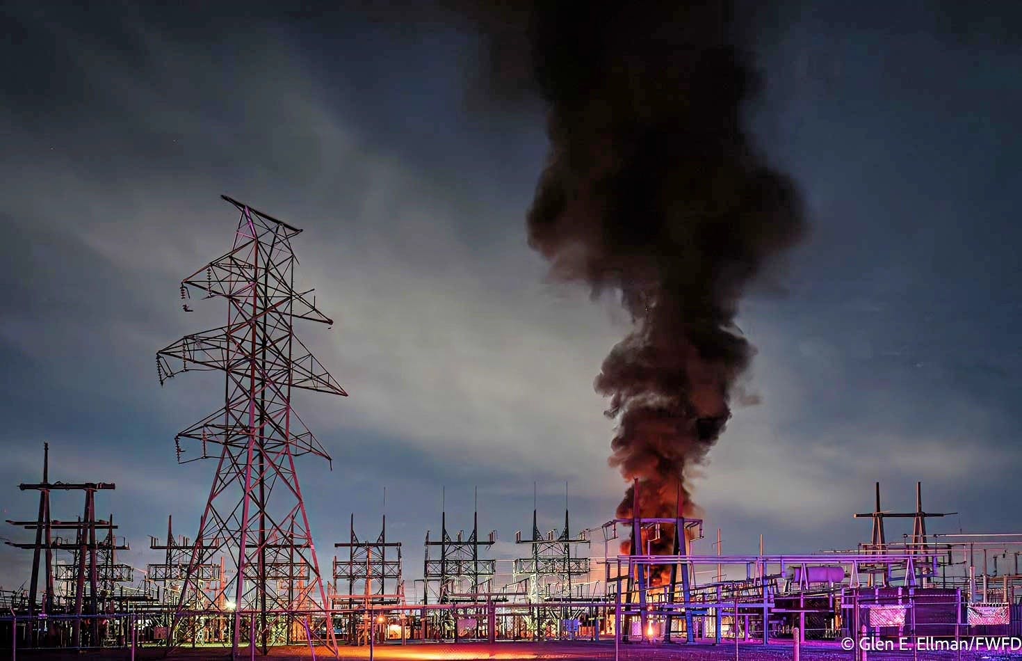 Fort Worth Fire Department spokesperson Craig Trojacek said that residents of about 20 nearby homes were notified of the fire but were not ordered to evacuate.