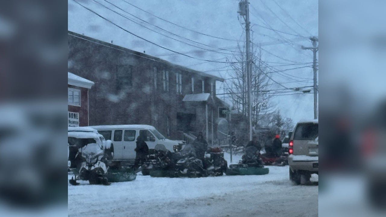 Firefighters Searching for Plane with 10 People Aboard Missing in Alaska