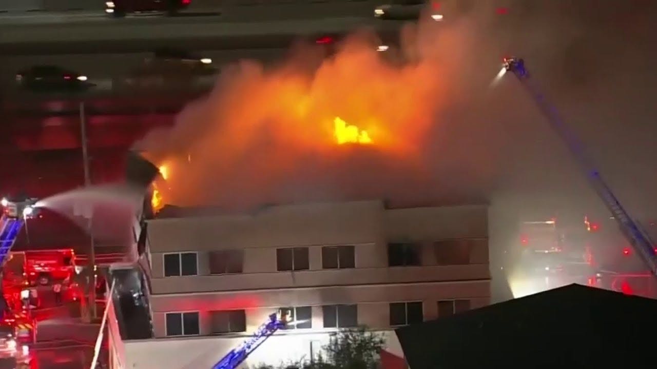 Massive Fire Engulfs Houston Office Building | Firehouse