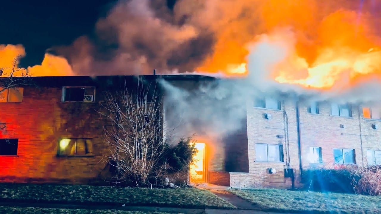 Detroit Fire Department - Chief 3 Occupied Apartment Fire (Cadieux &amp; Marne)