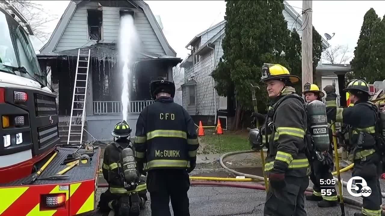 Teen Uses Ladders to Save Mom, Children from Cleveland House Fire ...