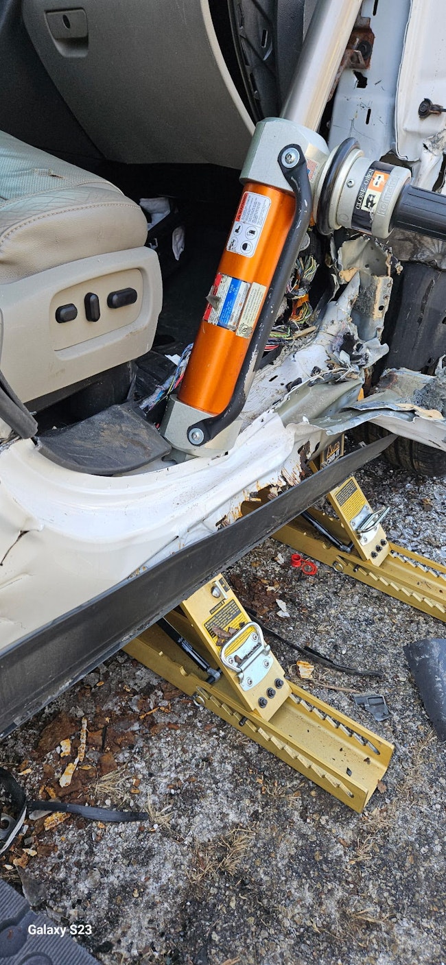 Power Hawk Technologies’ Auto Crib-It automated cribbing devices have a piston-actuated extender system that automatically rises to engage the working surface and locks into place.