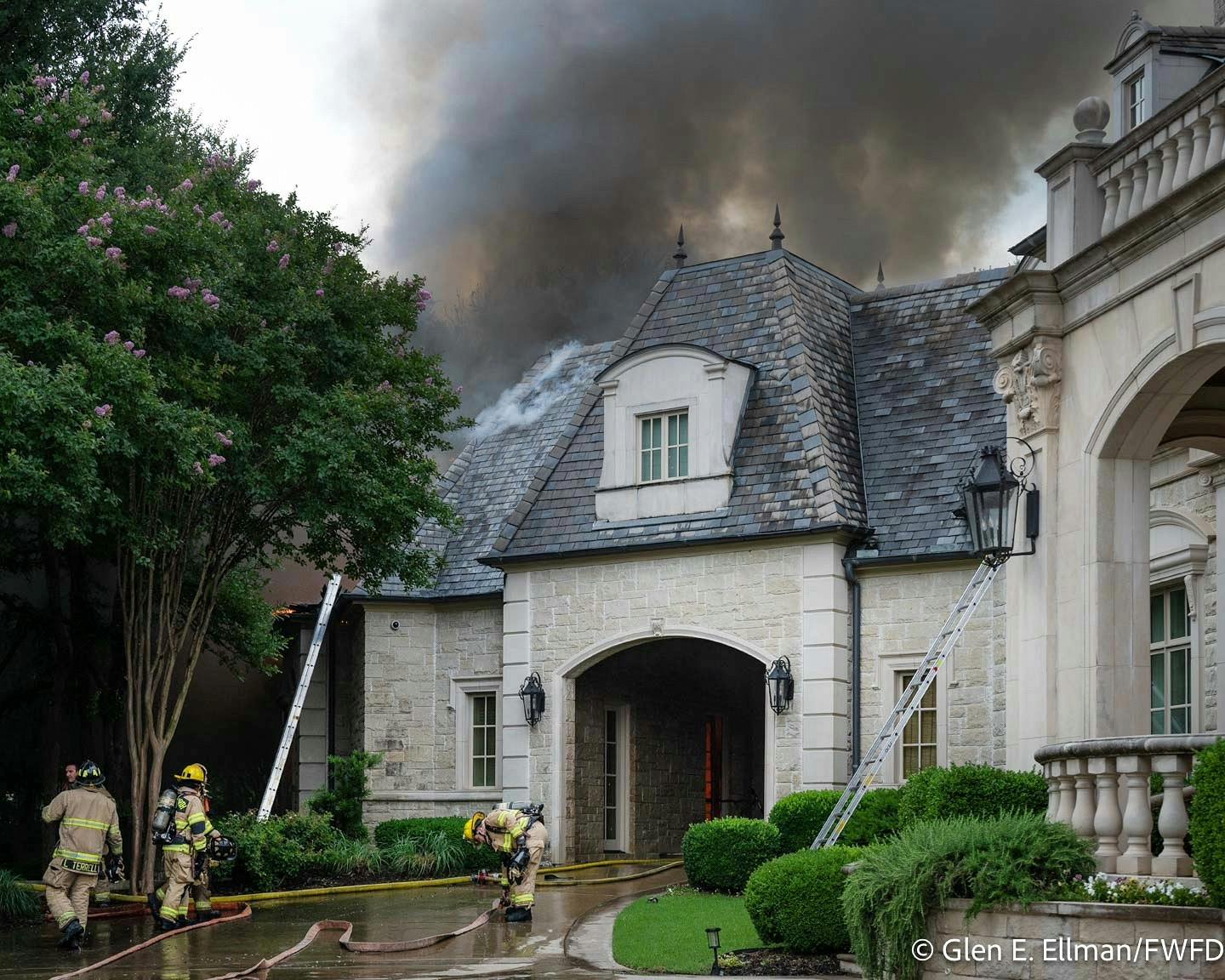 Fort Worth Firefighter Injured in Mansion Fire - Mayday Called