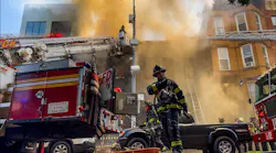 **TOTAL COLLAPSE - Early Arrival** Brooklyn 3rd Alarm Box 787 - FIRE THROUGHOUT 2 Wood Frames