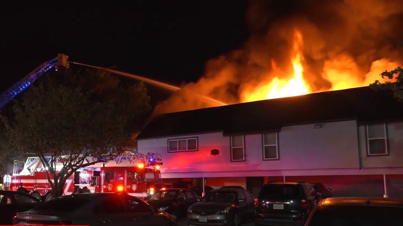 Early Morning Apartment Fire in Kingwood Sends Firefighter to Hospital