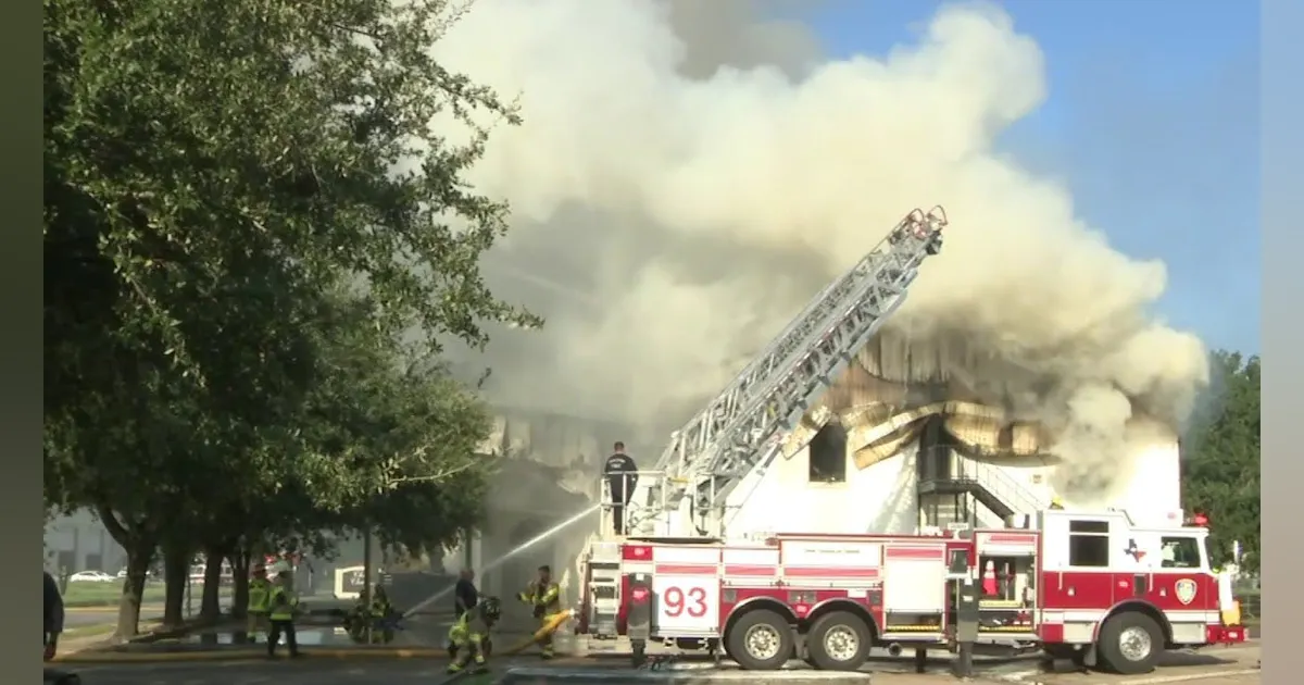 Houston Firefighters Hurt Hooking up to Hydrant at Church Fire | Firehouse