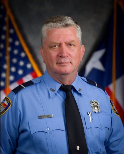 Houston firefighter/paramedic Stephen Scott died Wednesday, days after he suffered a medical emergency while riding in an ambulance with a patient.