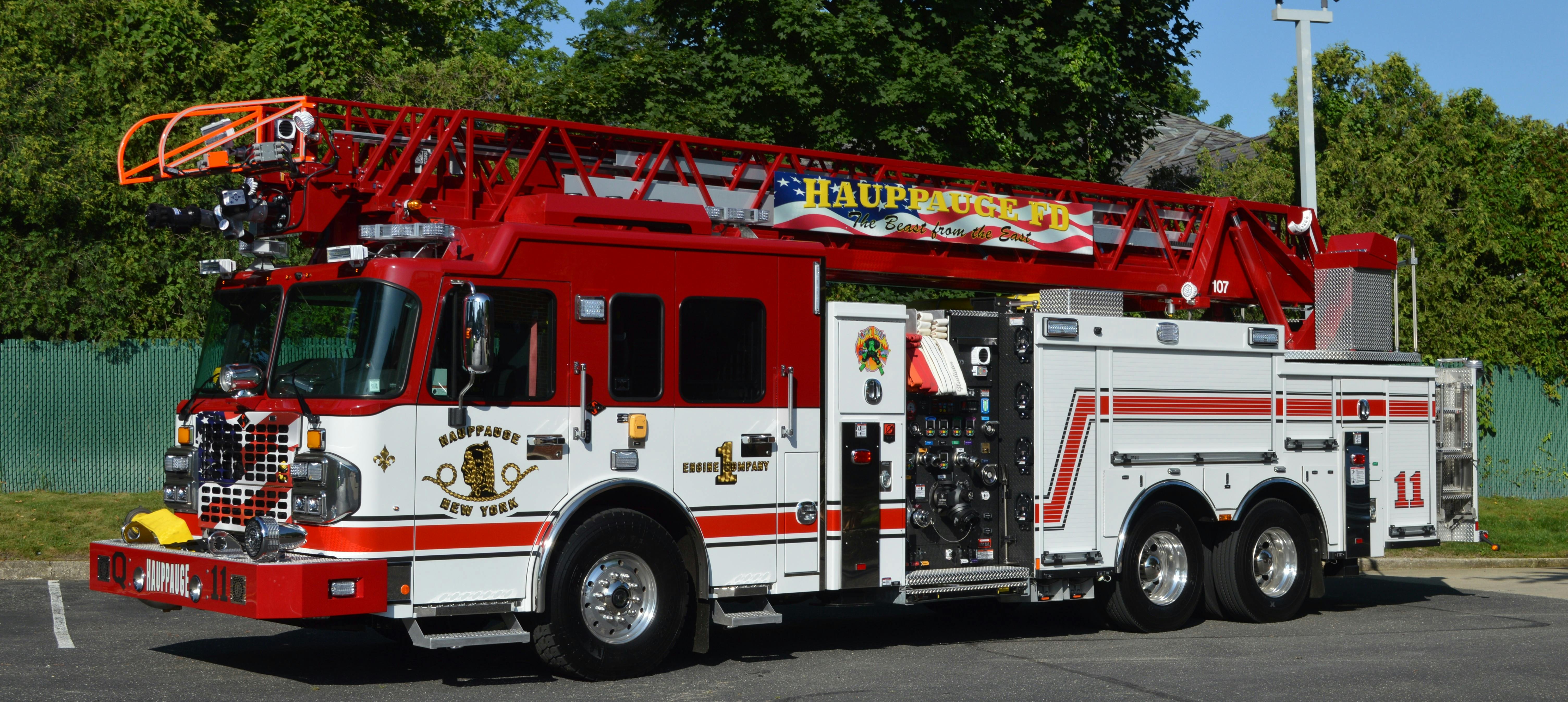 Quint 3-8-11 is one of two Spartan ER Smeal 107-foot quints that are operated by the Hauppauge, NY, Fire District (HFD). Outfitted with a 238-inch wheelbase, the rig proved to be maneuverable in the response area, which was confirmed by reviewing turning radius charts at the preconstruction conference.