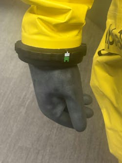 The wrist design of the suit includes a hard collar, which makes glove entry a breeze. The wrist design of the suit includes a hard collar, which makes glove entry a breeze.