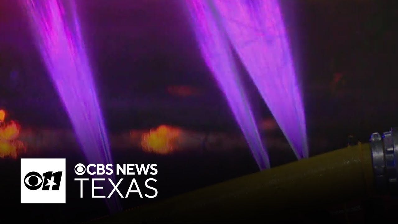 Dallas Police Arrest Woman Who Repeatedly Stabbed Hose During House Fire