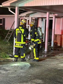 Here, a two-person command team at a standard single-family dwelling fire also included an active safety officer (not shown) who was moving around the incident to observe fire companies that were performing different tactics. A safety officer looks for a lot more than whether firefighters are wearing eye protection and gloves. They look for big issues that could seriously injure or even kill firefighters. This rather basic command team of two or three must be expanded for a commercial or multi-alarm/multifamily dwelling fire. Here, a two-person command team at a standard single-family dwelling fire also included an active safety officer (not shown) who was moving around the incident to observe fire companies that were performing different tactics. A safety officer looks for a lot more than whether firefighters are wearing eye protection and gloves. They look for big issues that could seriously injure or even kill firefighters. This rather basic command team of two or three must be expanded for a commercial or multi-alarm/multifamily dwelling fire.