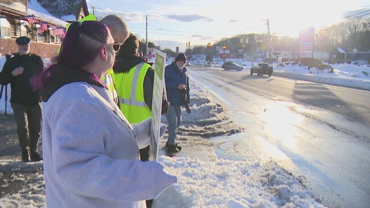 Yantic volunteer firefighters receive show of support amid battle with Norwich