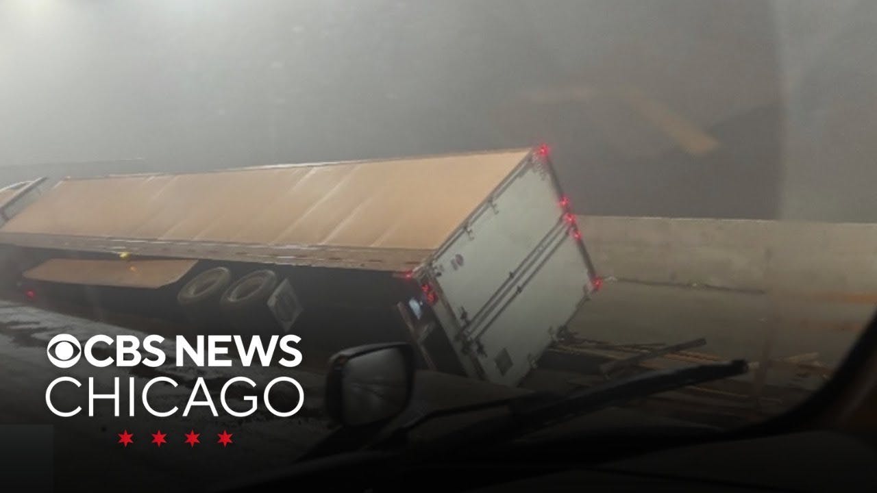 Rig Goes off I-290 Overpass in Elmhurst, IL