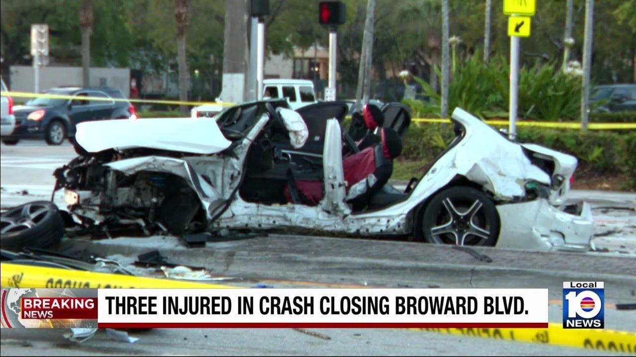 3 injured in crash involving 2 cars, fire truck in Fort Lauderdale that left major roadway closed
