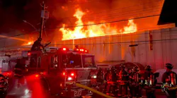 🌟 MAJOR FIRE 🌟 FDNY Queens 5th Alarm Box 4553 Heavy Fire Throughout Large Lumber Warehouse 🌟 MAJOR FIRE 🌟 FDNY Queens 5th Alarm Box 4553 Heavy Fire Throughout Large Lumber Warehouse