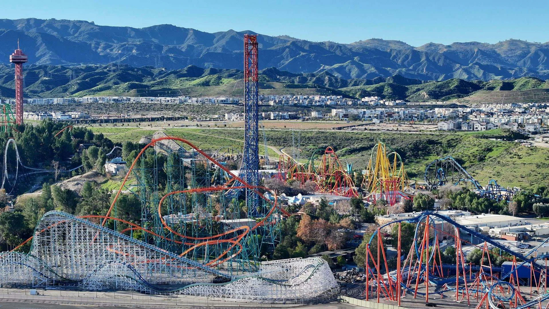 Brush Fire Threatened Six Flags Magic Mountain Roller Coasters in CA