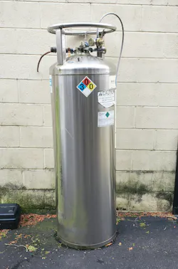 carbon dioxide dewar container outside of a convenience store