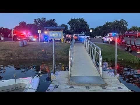 Off-duty firefighter rescues 3 children trapped under capsized boat at North Texas lake