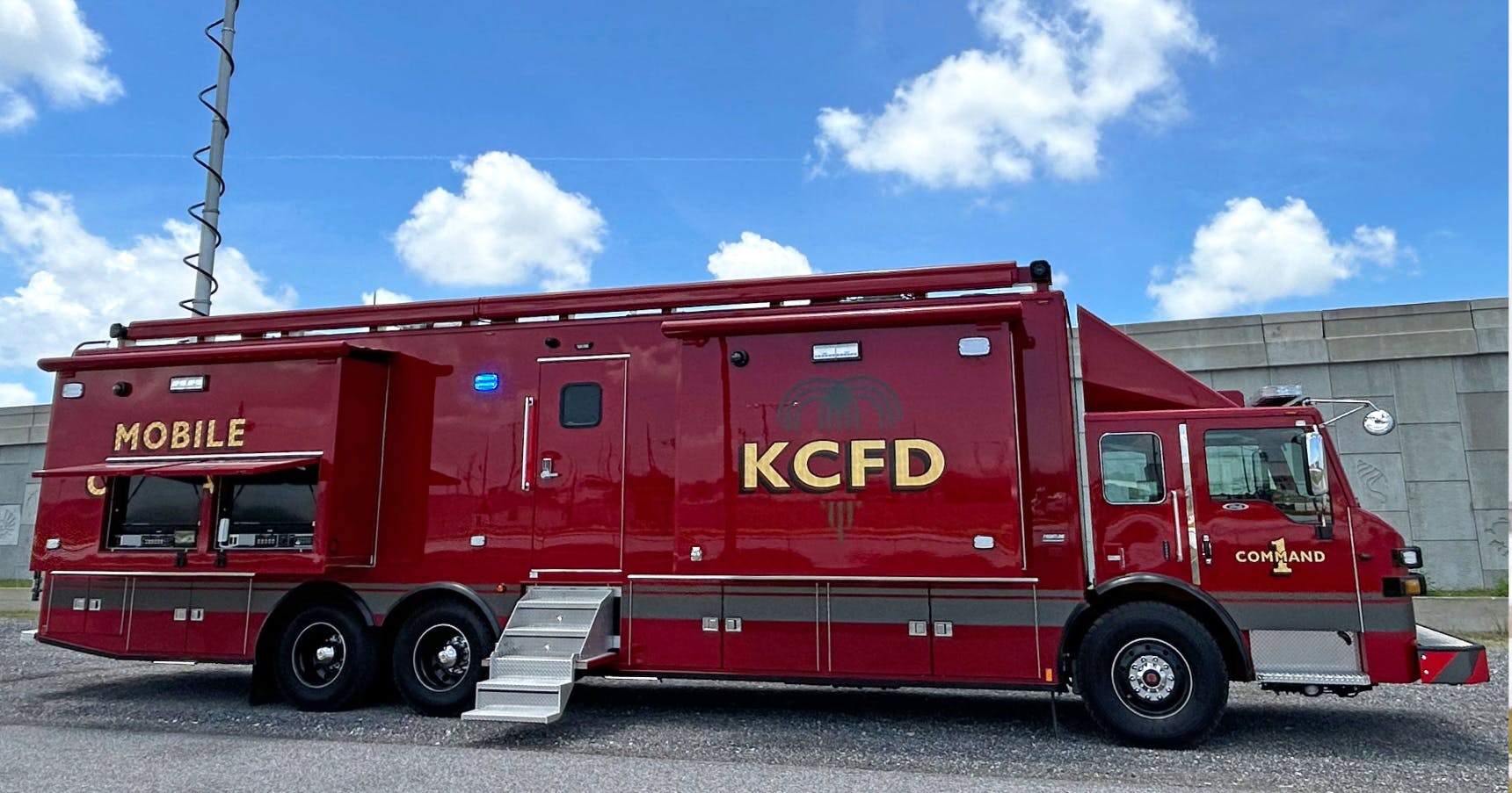 Kansas City, MO, Fire Department Takes Delivery of Frontline Communications Mobile Command Unit