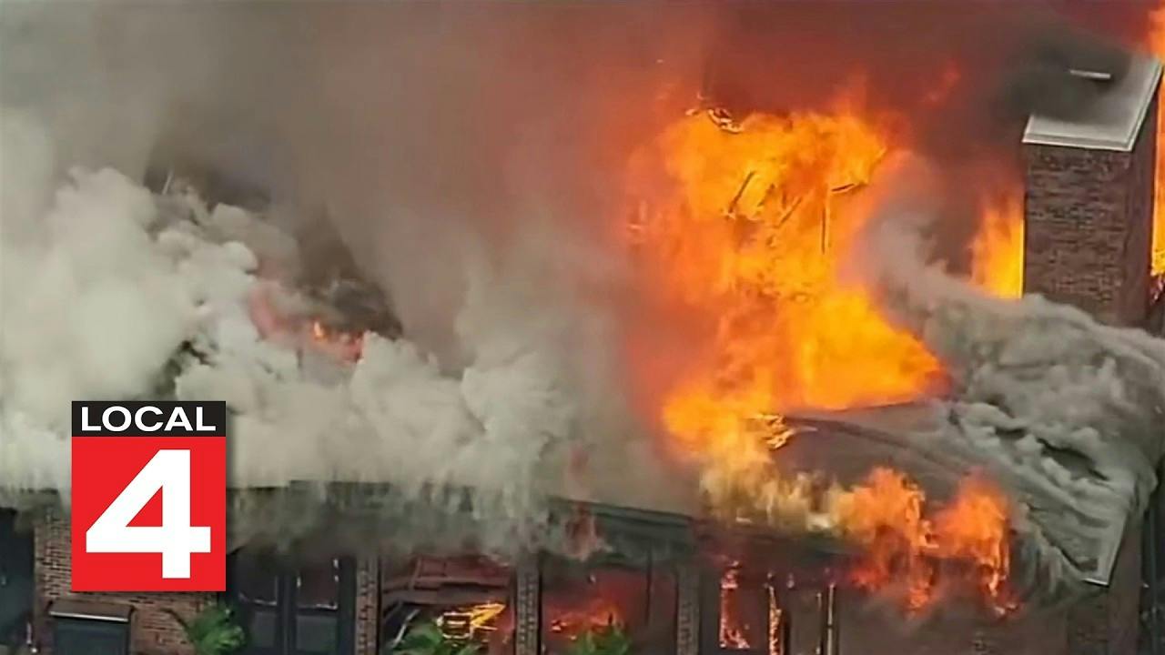 Lochmoor Country Club devastated by massive fire