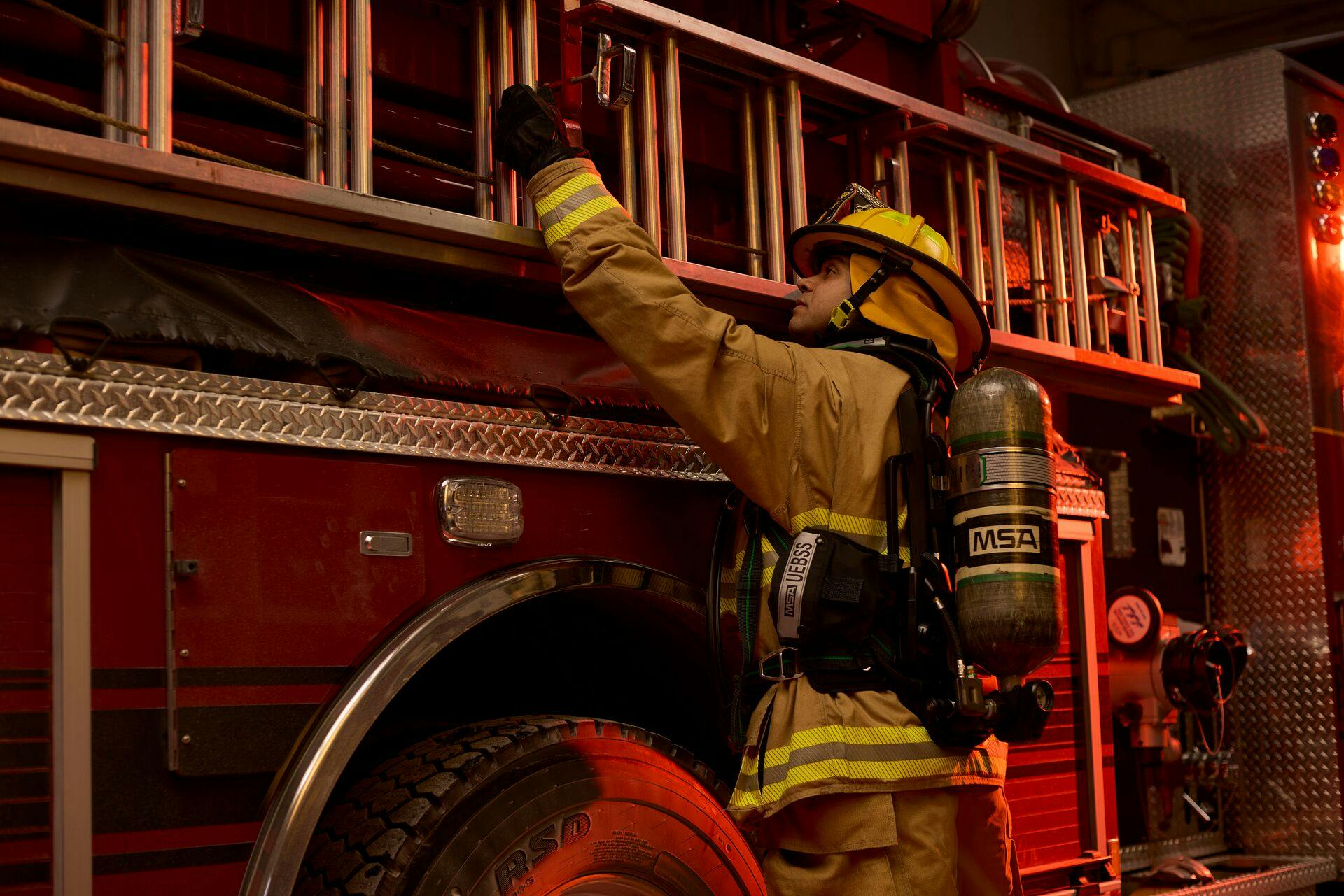 With more than 300,00 units in service, MSA takes pride in its G1&rsquo;s facepiece, because it&rsquo;s designed without electrical components, helping to minimize weight.